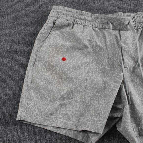 Lululemon Shorts Mens Large Bowline 5 Gray Ventlight Mesh Gym Running Workout - Picture 7 of 13